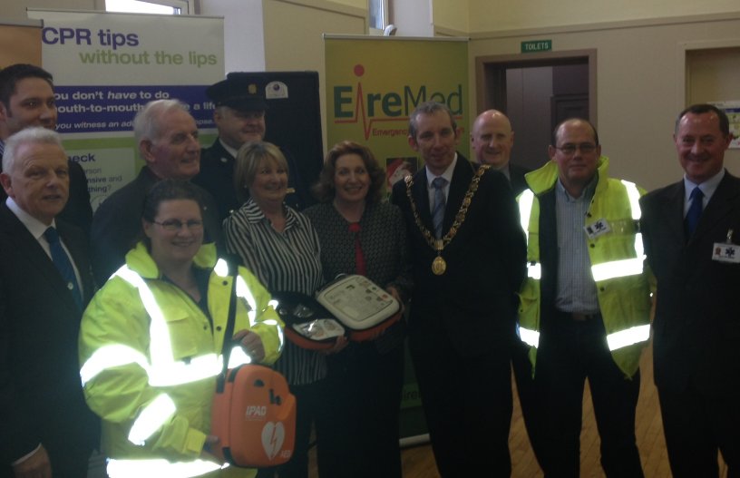 Cork City's First Community First Responder Group is Launched Pictured are members of the responder group, Minister Kathleen Lynch, Supt Con Cadogan and Lord Mayor of Cork John Buttimer. 